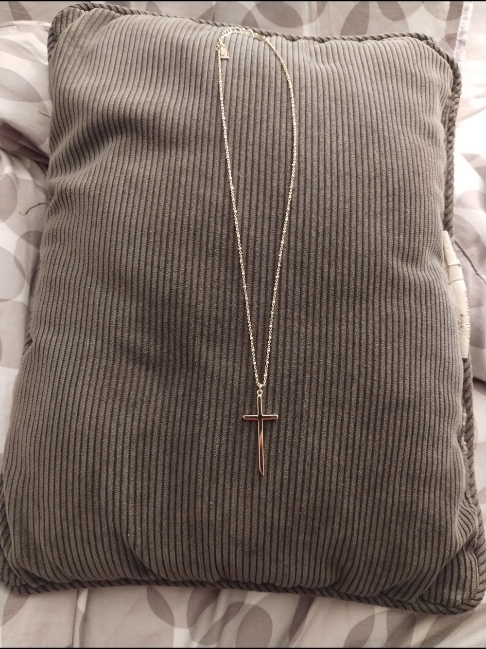 Electric Picks I Love Liv CollectionDelicate Cross Pendant Necklace in Gold Tone